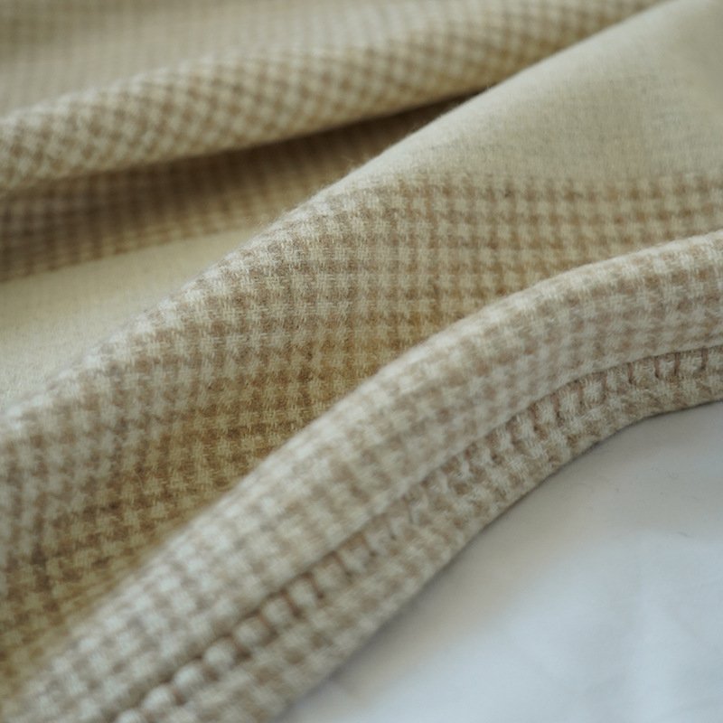 Juzi® Small Checkered Knitted Blanket - Image 4